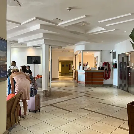 Aeroport Seafront With Pool Кро-де-Кань