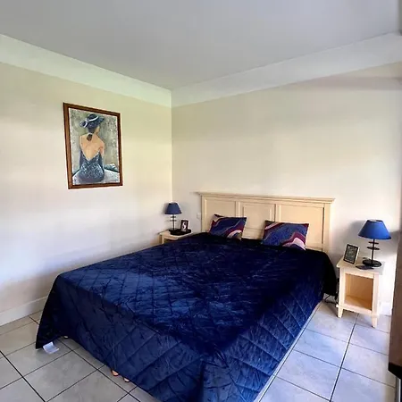 Apartament Aeroport Seafront With Pool